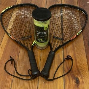 Tennis racquet set (2) w/ 3 balls